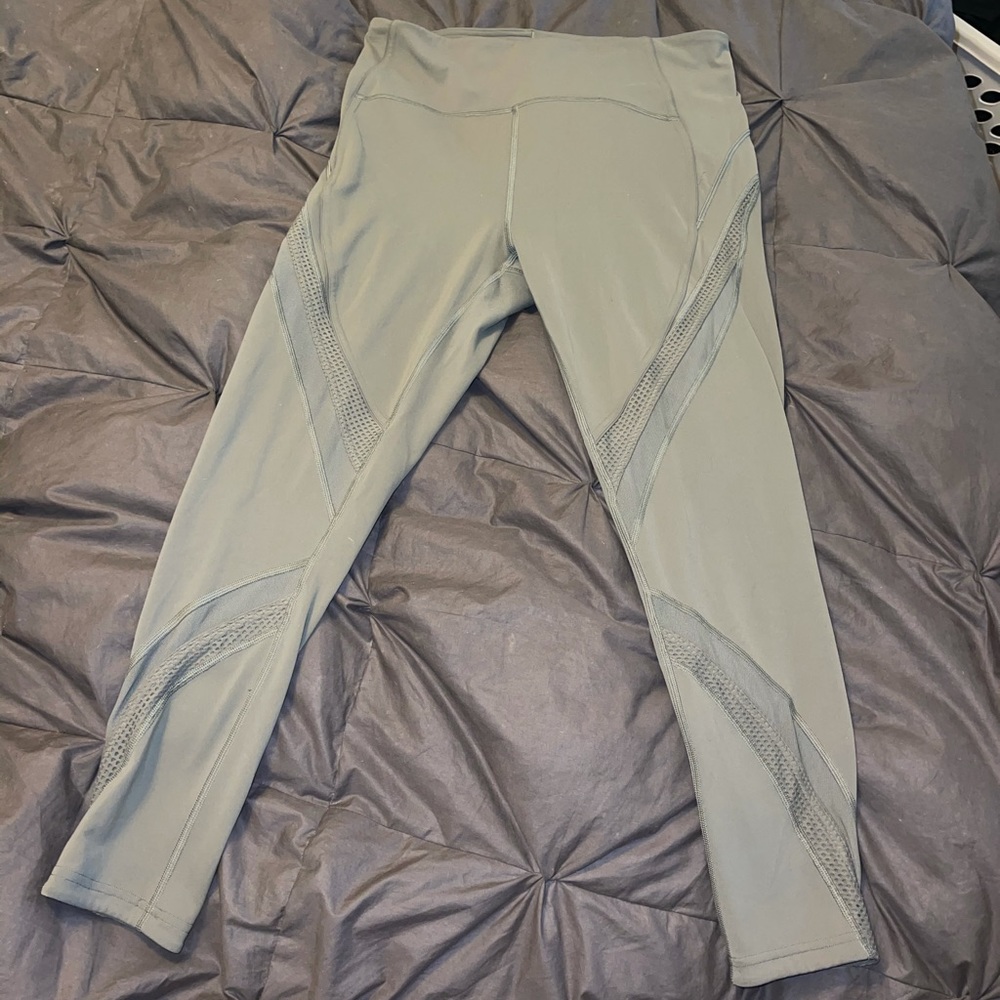 Olive Lululemon Bootcamp Ready Tight 25’